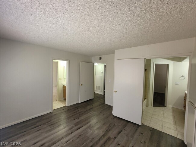 Photo - 1608 N Torrey Pines Dr Unit 103