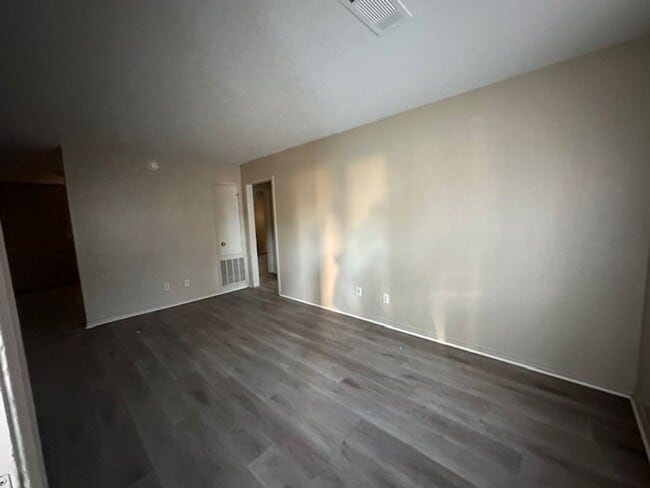 Photo - 2005 20th St Unidad 2005 20th Street B