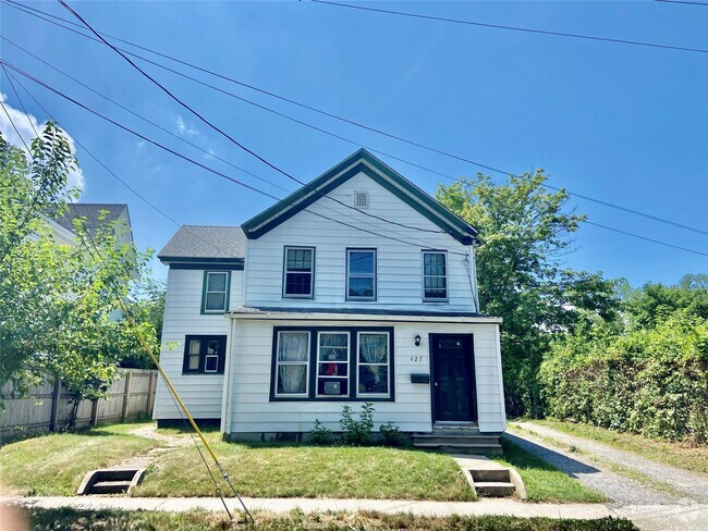 Building Photo - 427 4th St Rental