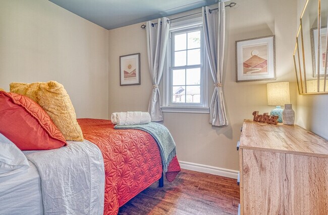 Photo - 903 Lakeshore Rd Unit ID1325014P