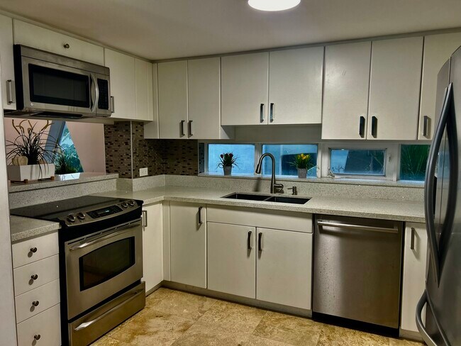 Photo - 7824 Collins Ave Unit 404