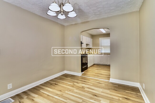 Photo - 651 S 37th St