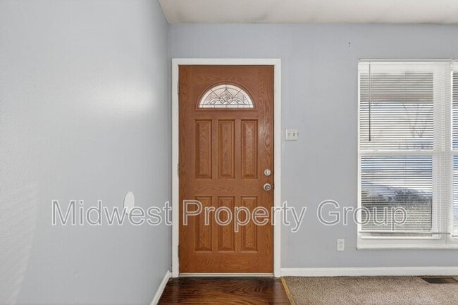 Photo - 1527 Redman Blvd