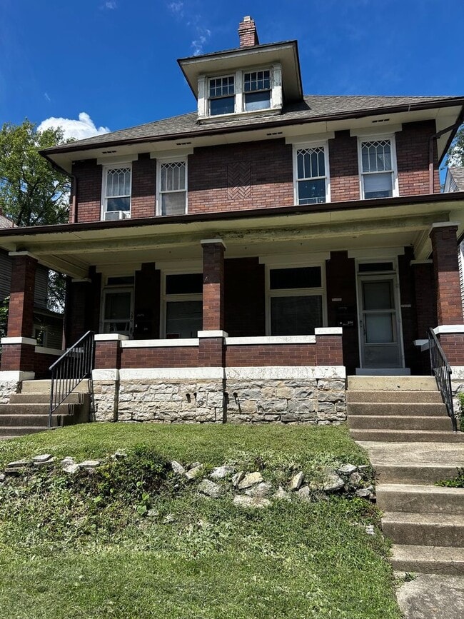 Photo - 396-398 Wyandotte Ave Unit 398