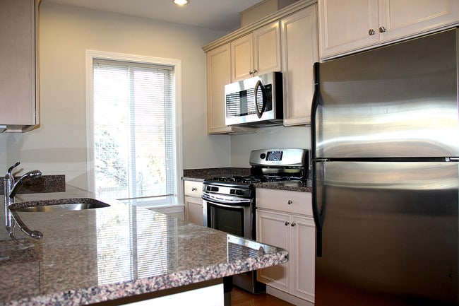 Photo - 1522 VFW Pky