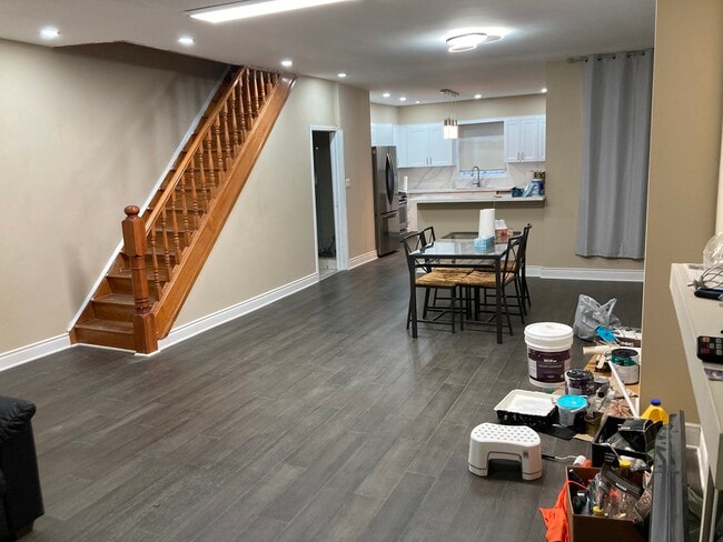 Photo - 1203 Dufferin St