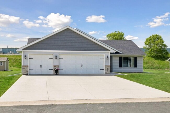 Building Photo - 3 Bedroom 2 Bath Luxury Home in Montgomery