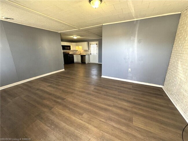 Photo - 107 S Oak St