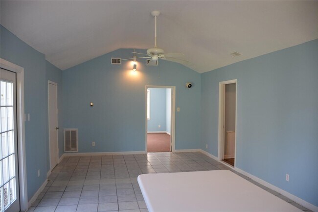 Photo - 8402 Western Dr