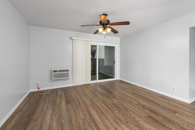 Photo - 1341 Caminito Gabaldon Unidad #E