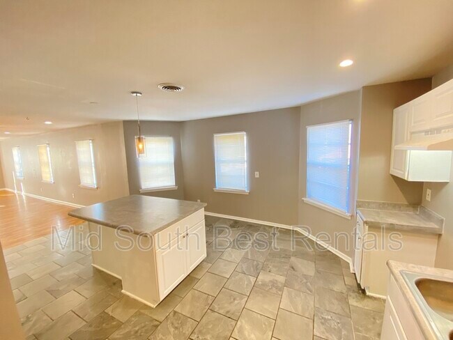 Photo - 646 Looney Ave