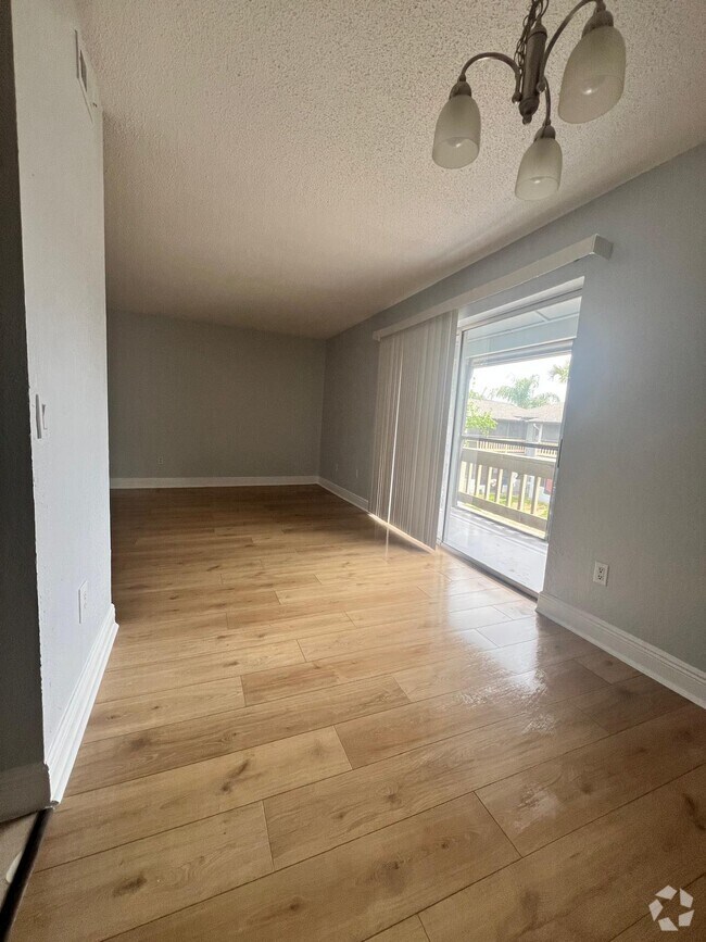 Building Photo - 4795 S Texas Ave Rental