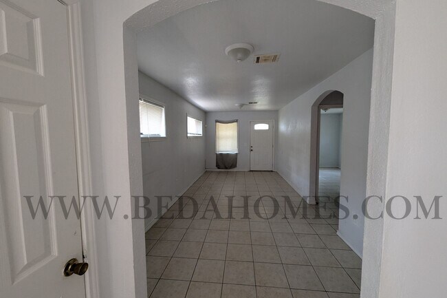 Photo - 2908 Wipprecht St