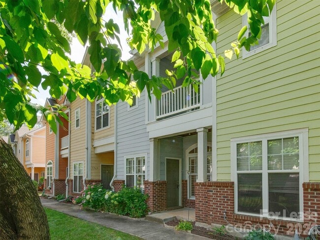 Photo - 1571 Pecan Ave