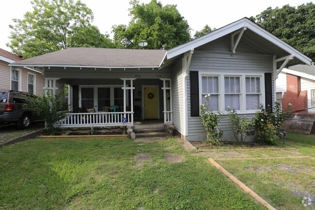 Building Photo - 2918 W Capitol Ave Rental