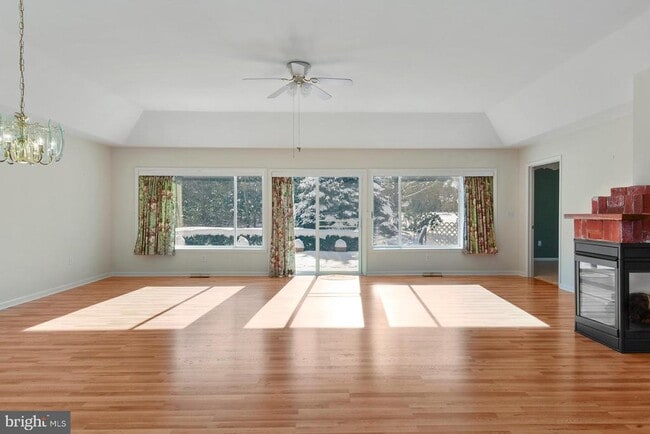 Photo - 105 Dogwood Dr