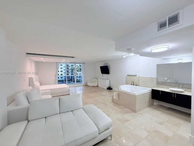 Photo - 2301 Collins Ave Unidad 621