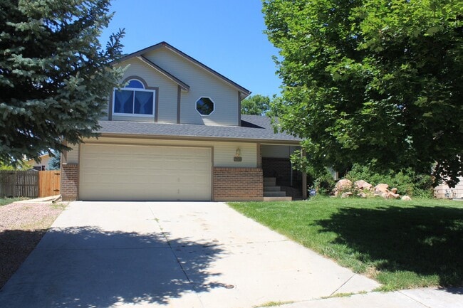 Building Photo - 2130 Crystal River Dr