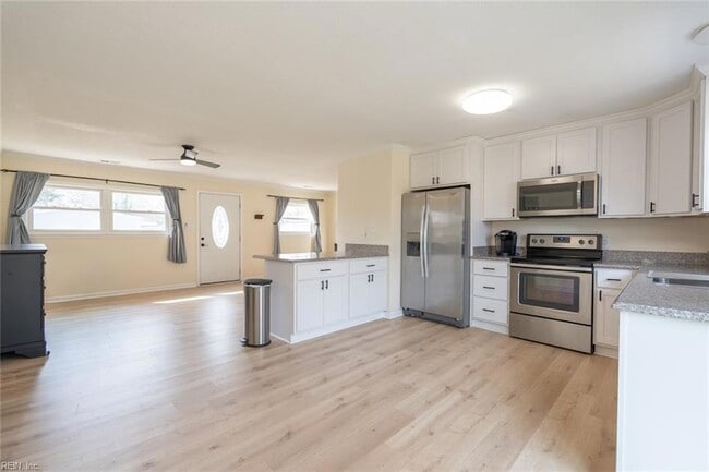 Photo - 3528 Chester St