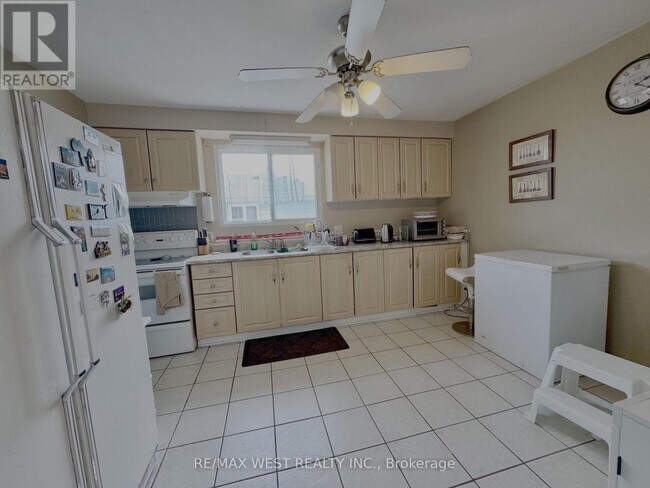 Photo - 516 Harris Ct
