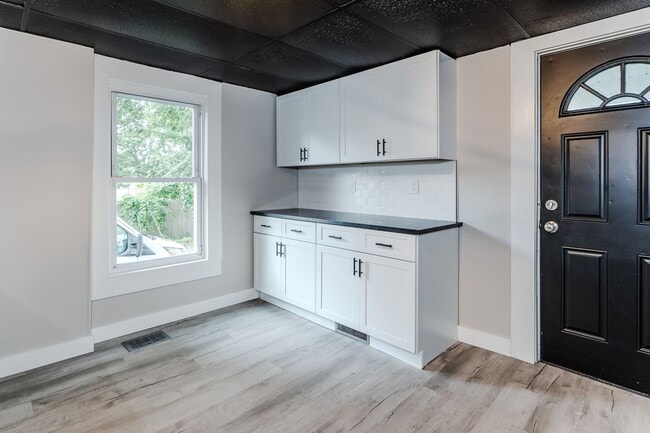 Photo - 108-110 Northampton Ave Unit Apt 1