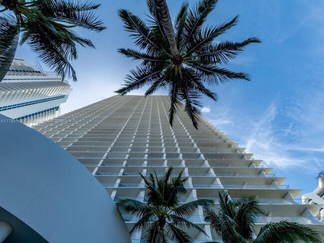 Photo - 16901 Collins Ave Unit 703