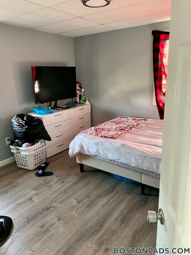 351-357-357 Bedford St Unit 2E