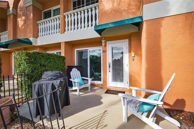 Photo - 922 N Shore Dr NE