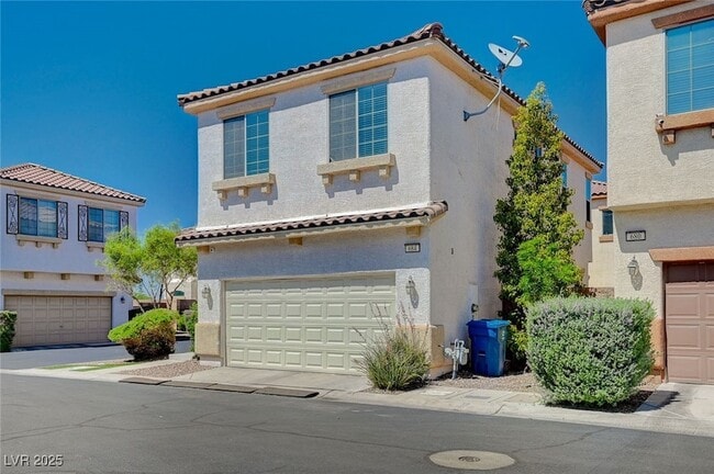 Photo - 684 Sumatra Pl