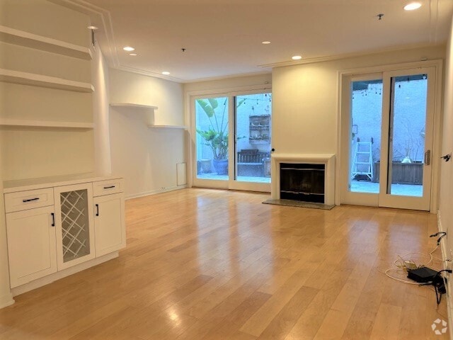 Building Photo - 1920 S Beverly Glen Blvd Unit 104 Rental