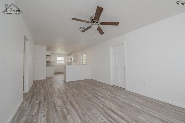 Photo - 1512 Grayfox Pl