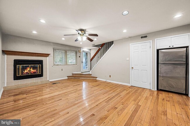 Photo - 358 New Market Ct