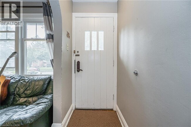 Photo - 52 Avondale Ave. S