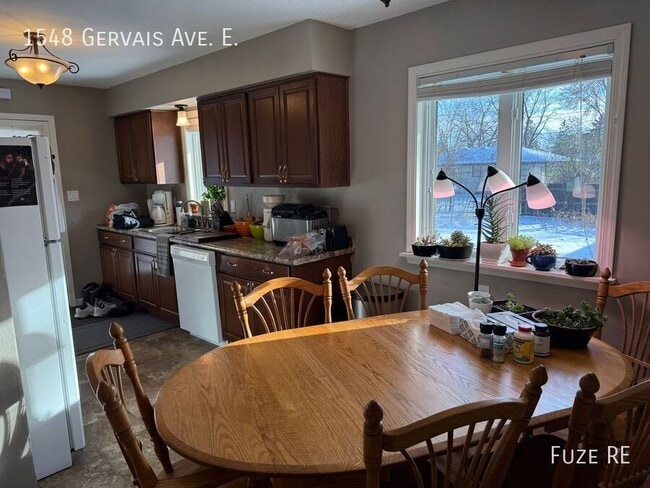 Photo - 1548 Gervais Ave E