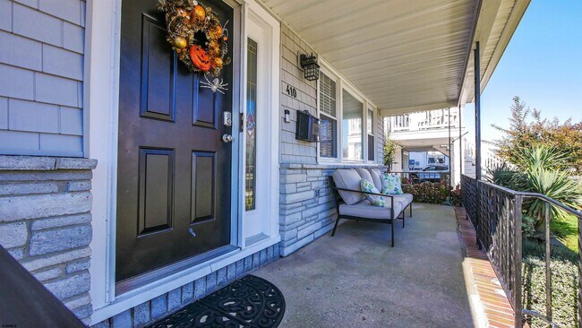 Photo - 410 N Mansfield Ave