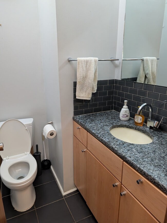 Photo - 1633 Leaird Dr
