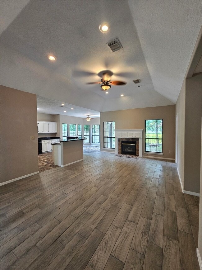 Building Photo - 5122 Dickens Rd Rental