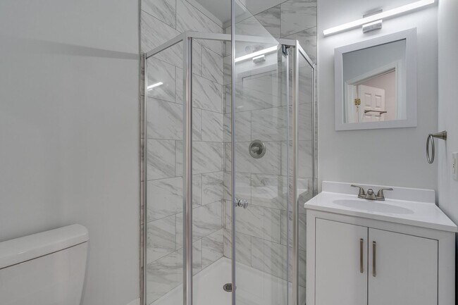 Building Photo - Brand New Luxury Temple Apartments Unit 1