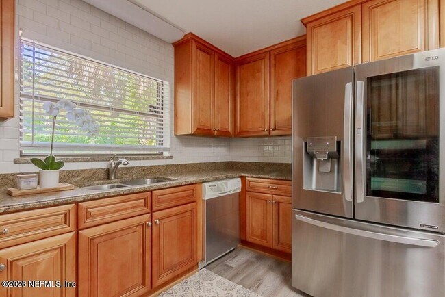 Photo - 1040 Penman Rd