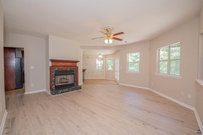 Photo - 111 Wiley Way