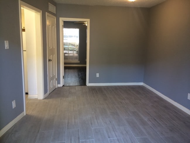 Building Photo - 3400 Timmons Ln Unit 65