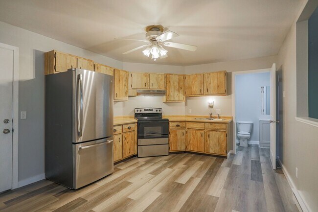 Photo - 2806 Jelinek Ave Unidad 4