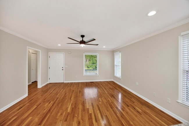 Photo - 907 11th Ave N