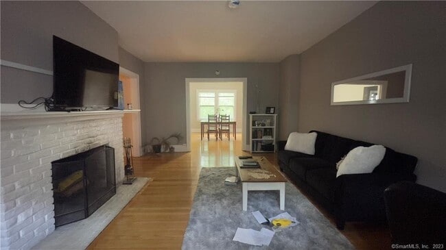 814 Farmington Ave