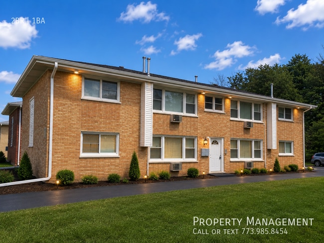 Building Photo - 918 Parkwood Dr Unit 1st FLR