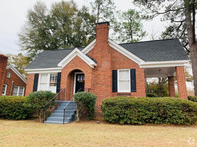 Building Photo - 4004 Rosewood Dr Rental