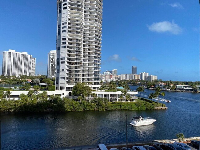 Photo - 20515 E Country Club Dr Condo Unit 649