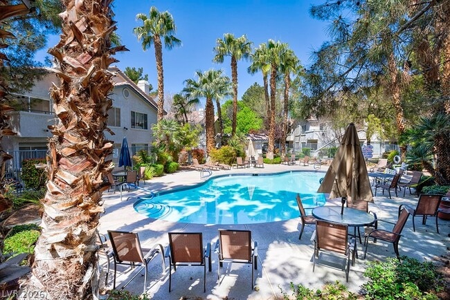 Building Photo - 3128 Tarpon Unit 202