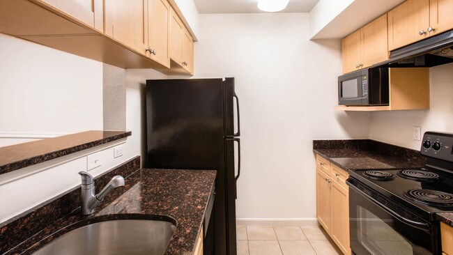 Kitchen with Granite Countertops - Lincoln Heights