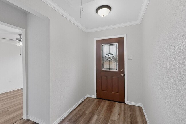 Photo - 5516 Laredo Ln